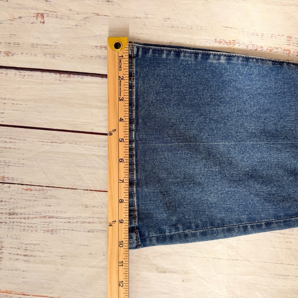 American Eagle Outfitters Super Hi-Rise Flare Jeans in Blue Wash Size 4 - Picture 14 of 15